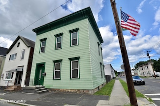 122 George St, Troy, NY 12183