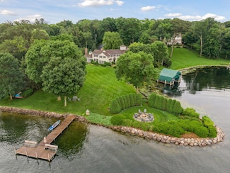 2670 Woolsey Ln, Wayzata, MN 55391
