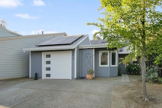 1015 Pamplona Ave, Davis, CA 95616