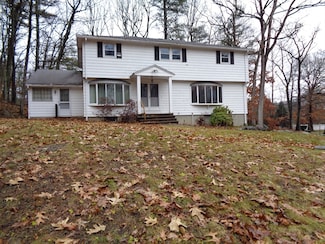 252 Kendall Rd, Tewksbury, MA 01876