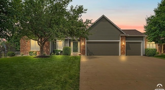 1032 Stonecreek Dr, Lawrence, KS 66049