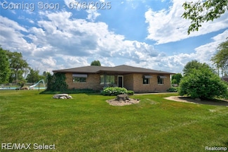 9215 W Grand Blanc Rd, Gaines, MI 48436