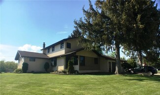4782 Newman Dr, Clinton, NY 13323