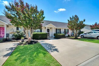 204 Shamrock Dr, Greenwood, SC 29649