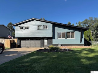 12736 Weir St, Omaha, NE 68137