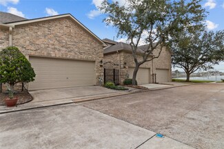 2016 Glencove Dr, Seabrook, TX 77586