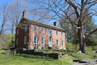 3 Pratt Rd, Nassau, NY 12123