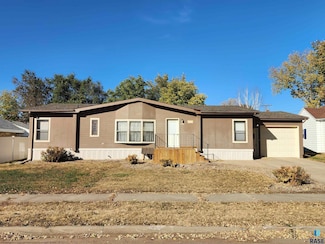 230 W Lincoln Ave, Salem, SD 57058
