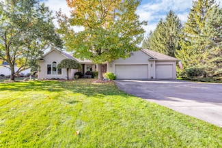 14585 Red Bird Ct, Brooklyn, MI 49230