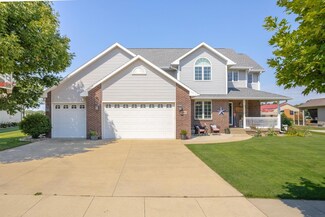 4009 Maryhill Dr, Cedar Falls, IA 50613