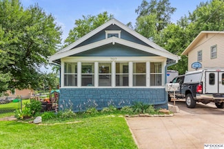 7517 Graceland Dr, Omaha, NE 68134