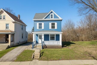 921 Woodlawn Ave, Cincinnati, OH 45205