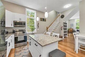 12 Cross St Unit 201, Concord, NH 03303