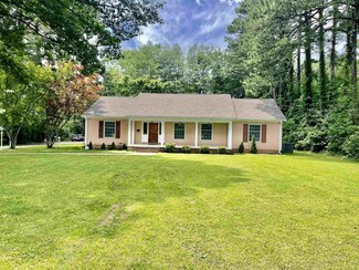 497 Wallace Rd, Jackson, TN 38305