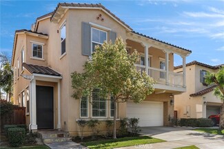 318 W Weeping Willow Ave, Orange, CA 92865