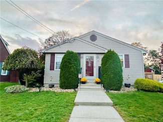 45 Providence Ave, Riverside, RI 02915