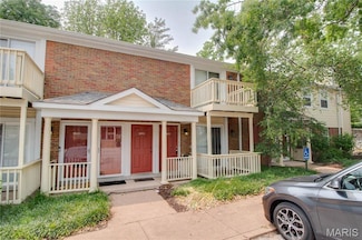 9041 N Swan Cir, Saint Louis, MO 63144
