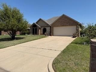 1013 Christine St, Cleburne, TX 76031