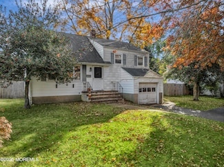 55 Spruce Dr, Shrewsbury, NJ 07702