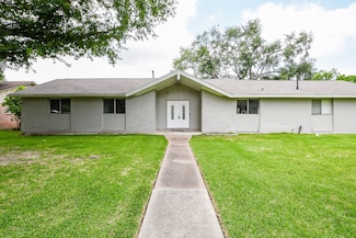 406 Shadylawn St, La Porte, TX 77571