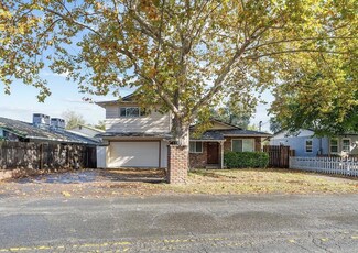 2717 Henderson Rd, Redding, CA 96002