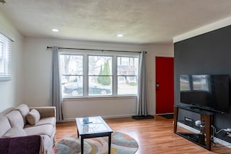 23067 Stauber Ave, Hazel Park, MI 48030