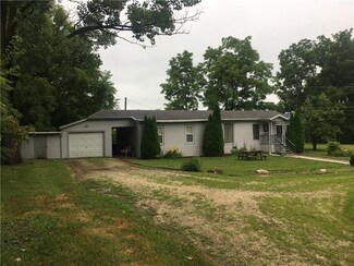 951 E Short St, Winchester, IN 47394