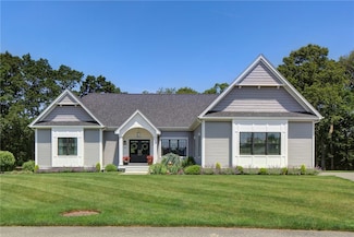 42 Aubin St, Seekonk, MA 02771