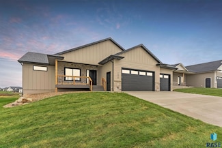 1524 N Marlowe Ave, Sioux Falls, SD 57110