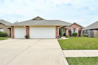 4236 Notting Hill Dr, Moore, OK 73160