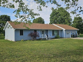1189 S Sha Ree Ln, Bolivar, MO 65613