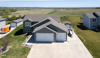 3208 14th Ave SE, Mandan, ND 58554