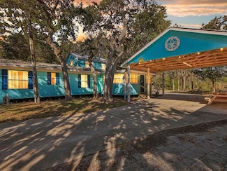 112 8th St E, Steinhatchee, FL 32359