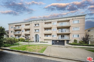 937 12th St Unit 208, Santa Monica, CA 90403