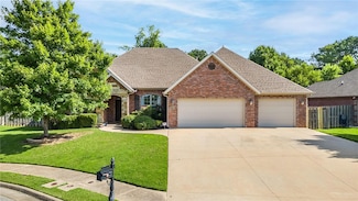 216 Windsor Ave, Lowell, AR 72745