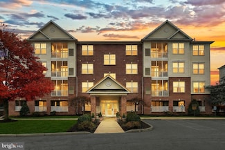 1050 Crest Way Unit 401, York, PA 17403