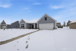 889 Reeder Cir, Dayton, OH 45458
