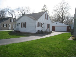 355 N 5th St, Lewiston, NY 14092