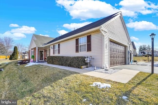 3255 Falcon Ln Unit 18A, Dover, PA 17315