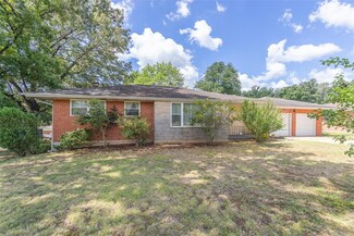 1504 Big Bend Rd, Poplar Bluff, MO 63901
