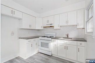 86 Chestnut St Unit 2, Rutherford, NJ 07070