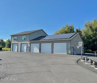 11705 Wide Hollow Rd, Yakima, WA 98908