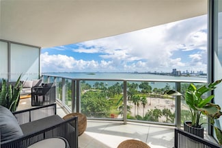 488 NE 18th St Unit 704, Miami, FL 33132