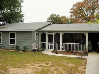 404 Oakhill Dr, Granite Shls, TX 78654