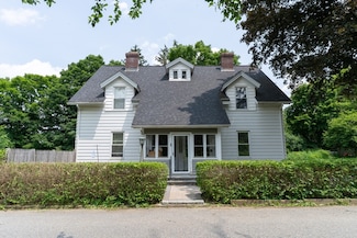 1 Commonwealth Ave, Sturbridge, MA 01518