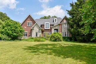 111 S Haman Rd, Barrington, IL 60010