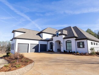 316 Lakewood Hill Dr, Oxford, MS 38655