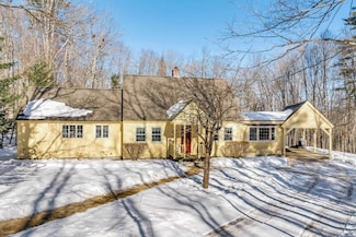 40 Roxbury Rd, Meredith, NH 03253