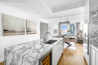 10 Riverside Blvd Unit 28C, New York, NY 10069