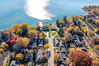 801 Park Ln, Grosse Pointe Park, MI 48230